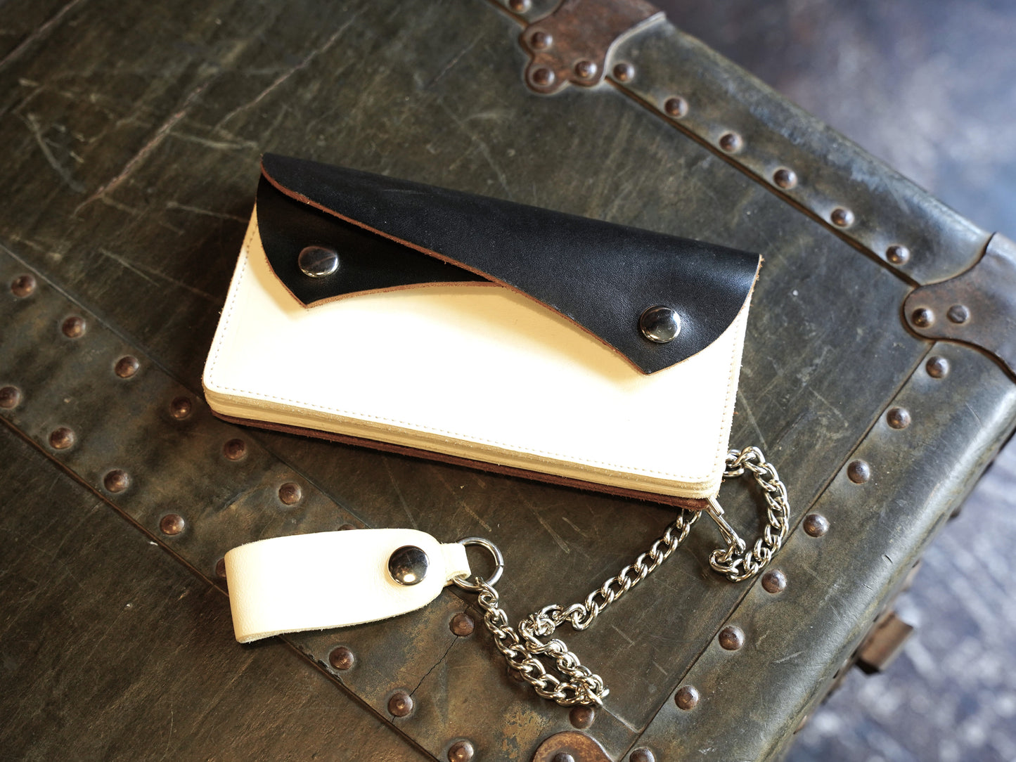 #260503 1950s Tracker Wallet