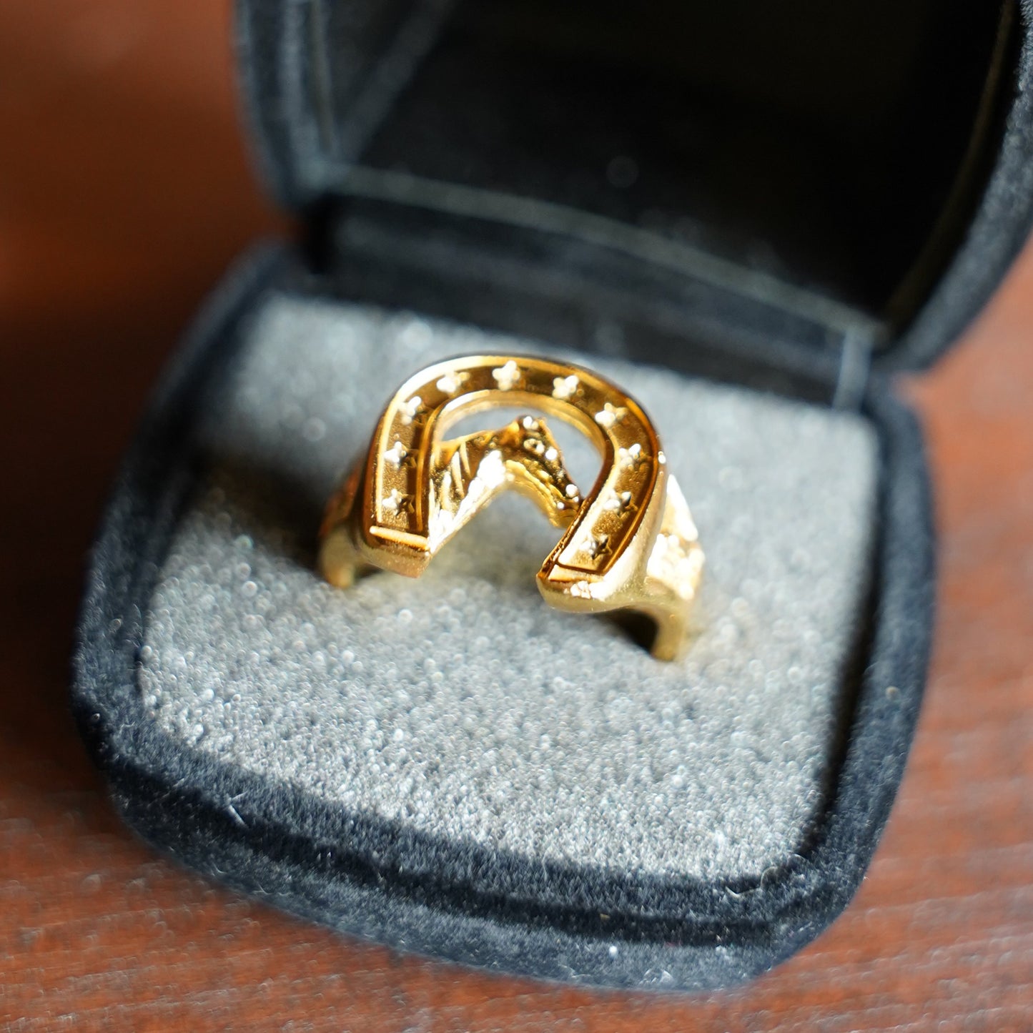 #260516 Horseshoe Ring