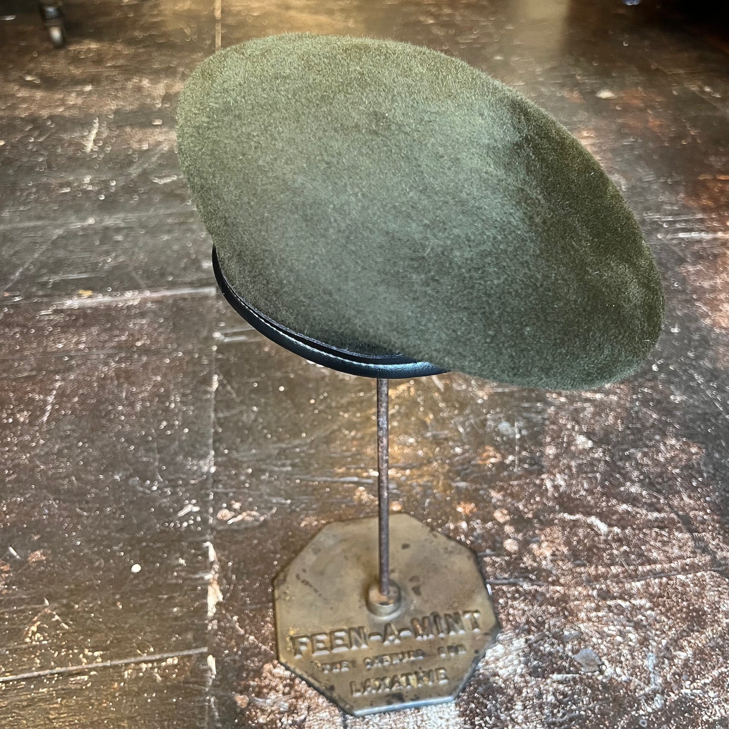 #415 Vintage style Beret