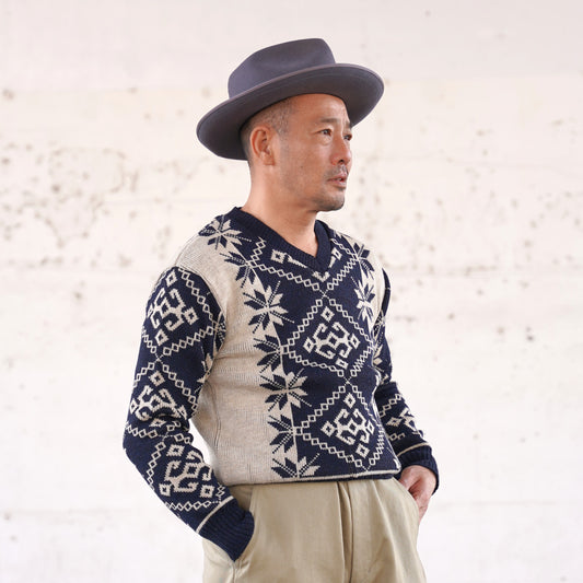 #260209 1940s V-Neck Knit - Nordic