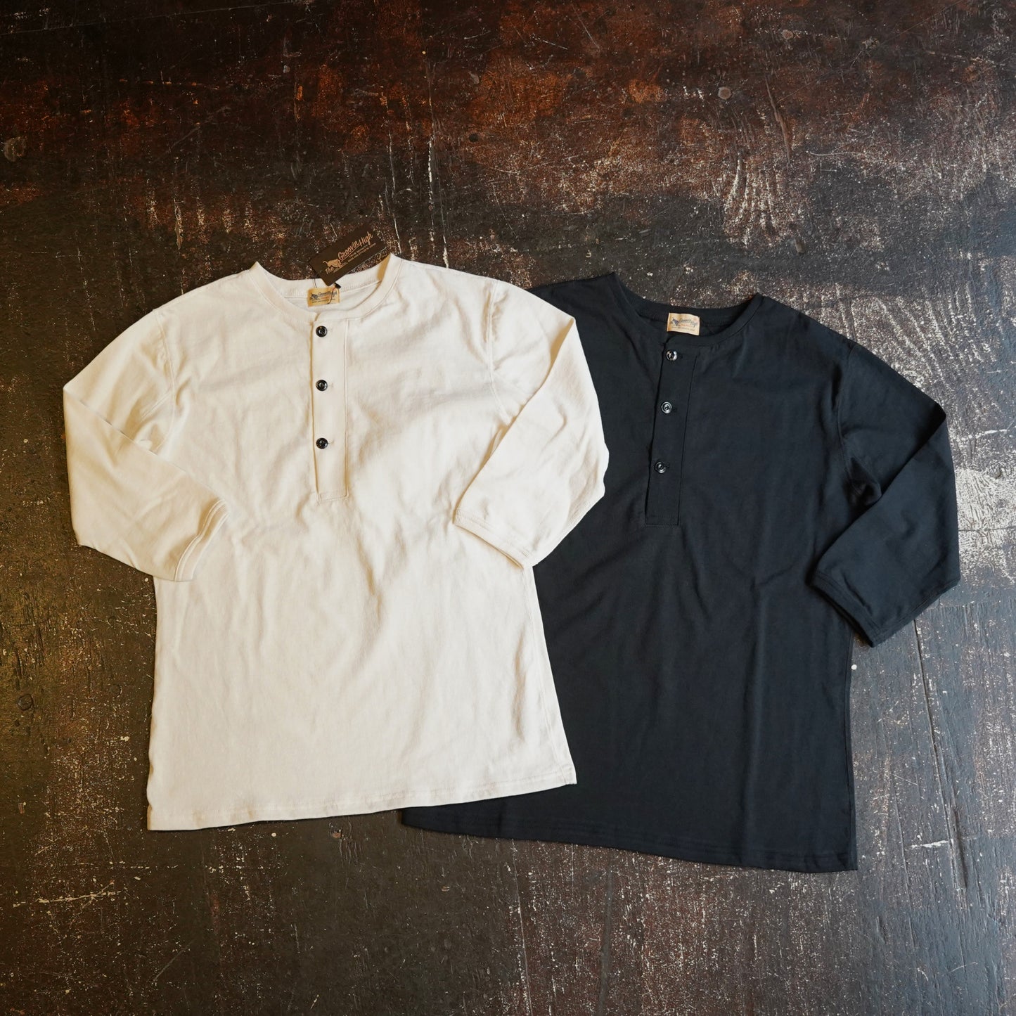 #250222 Henley neck TEE-Shirt