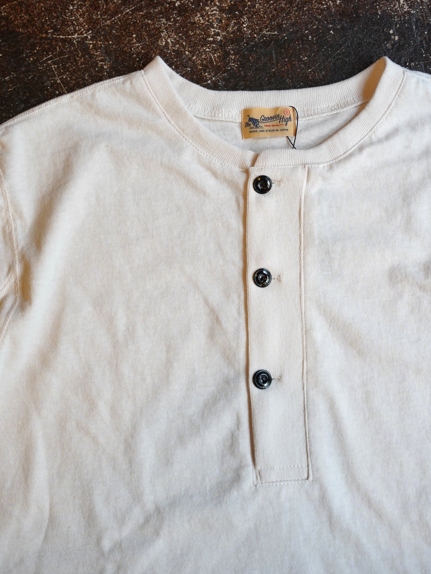 #250222 Henley neck TEE-Shirt