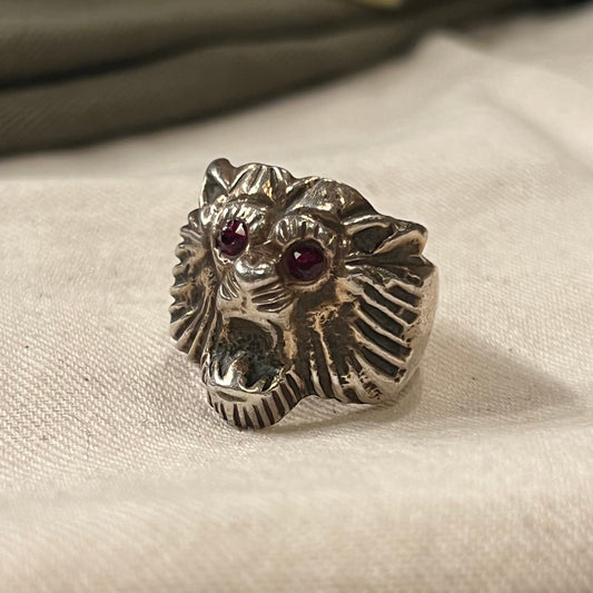 #337 1940s Lion Ring